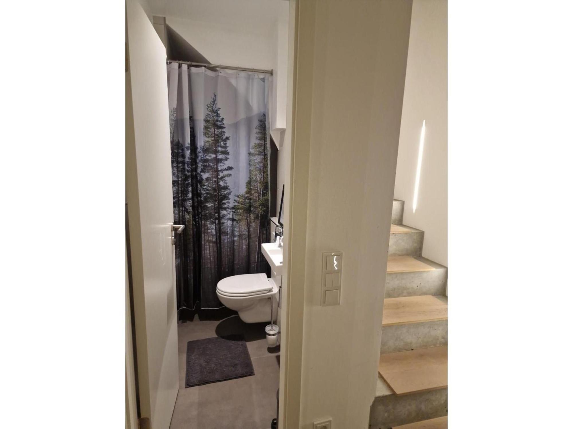 Stadtnahes Gaestezimmer Im Penthouse Bei Esi Тюбинген Экстерьер фото