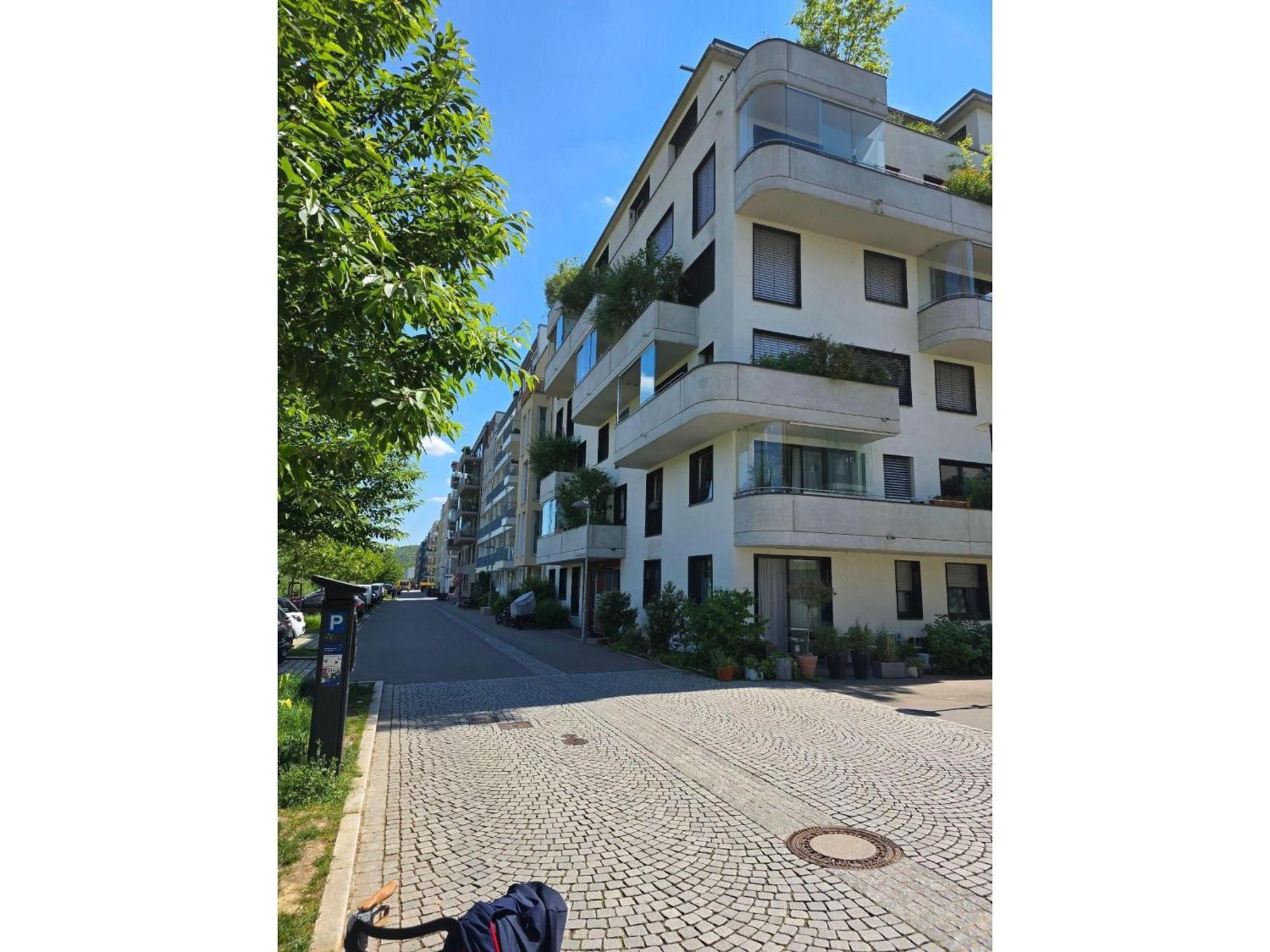 Stadtnahes Gaestezimmer Im Penthouse Bei Esi Тюбинген Экстерьер фото