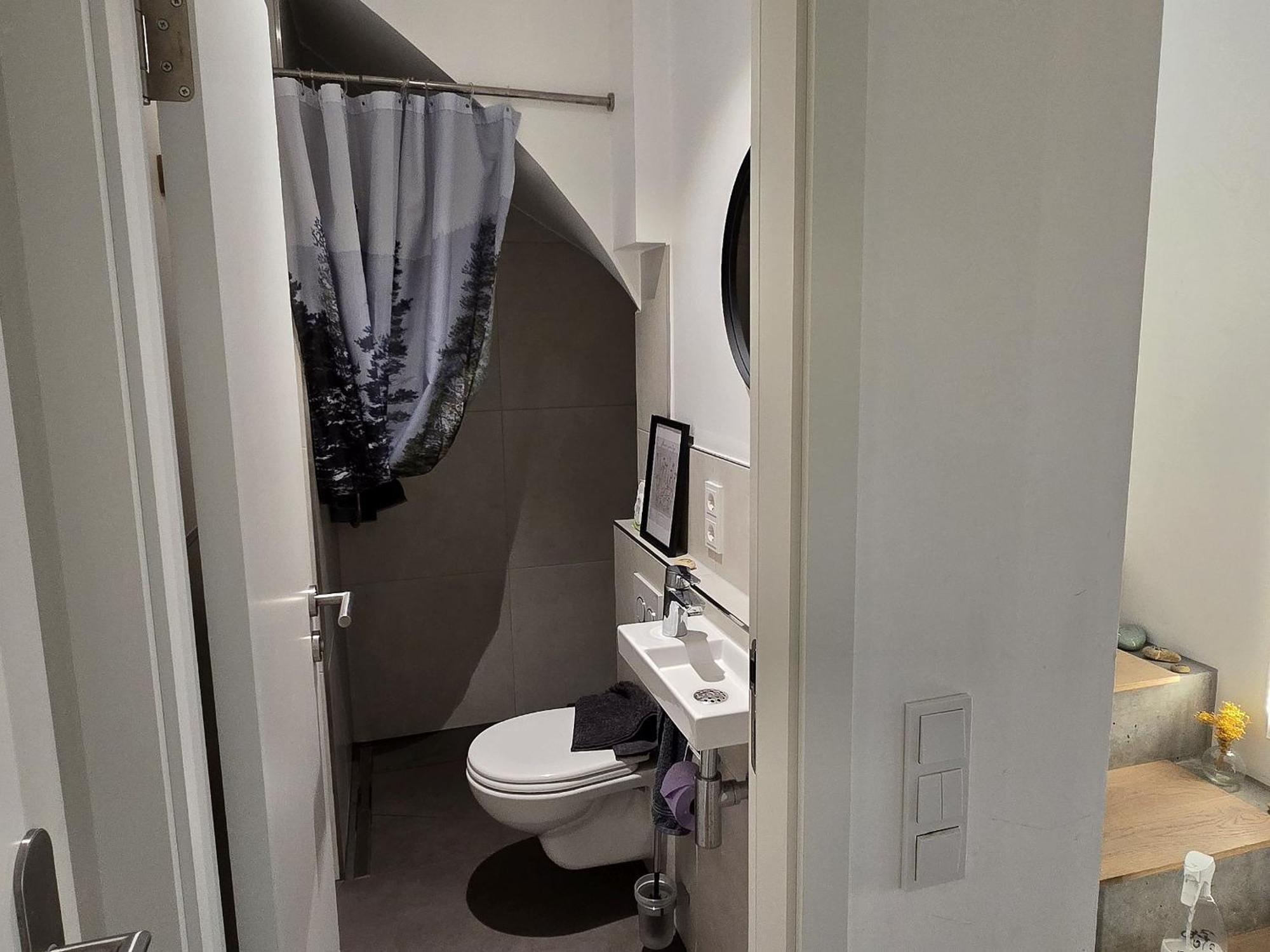 Stadtnahes Gaestezimmer Im Penthouse Bei Esi Тюбинген Экстерьер фото